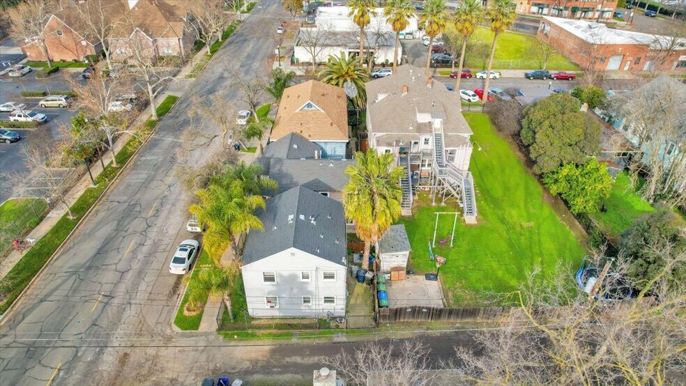More Photos Of 2611 Alhambra, Sacramento Apartments For Sale