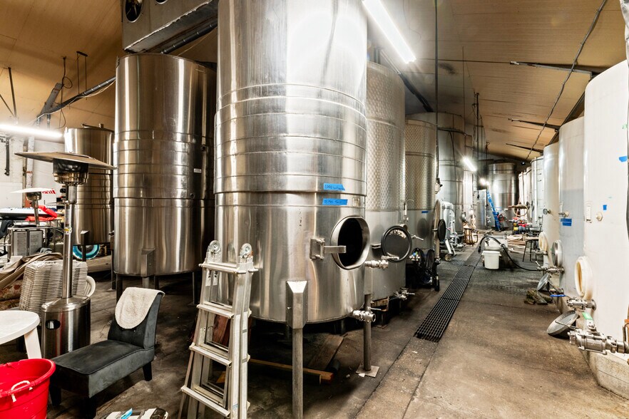 More Photos Of 3900 Holland Rd loop, Cave Junction Winery Vineyard For Sale