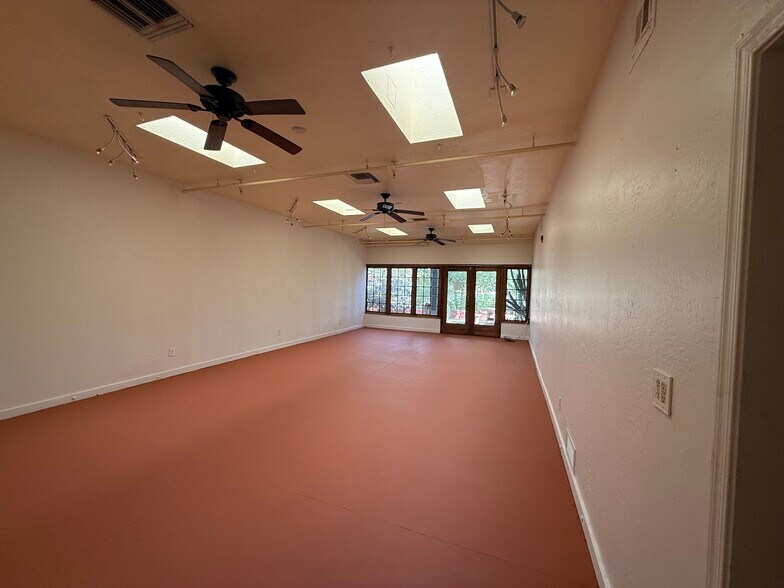 More Photos Of 6130-6142 E Cave Creek Rd, Cave Creek Unknown For Lease