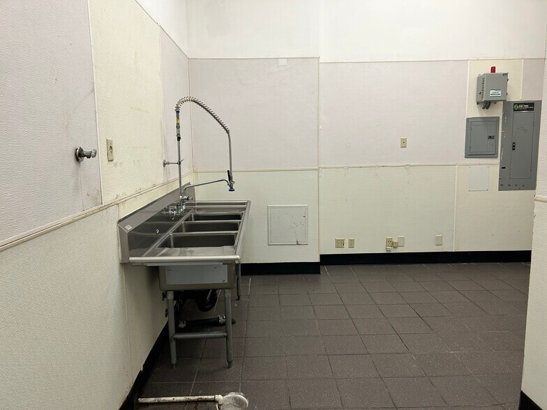More Photos Of 225 SW Columbia St, Portland Apartments For Lease