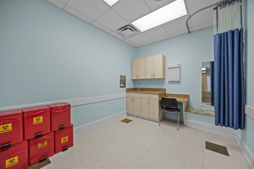 More Photos Of 2223 Hemby Ln, Greenville Medical For Sale