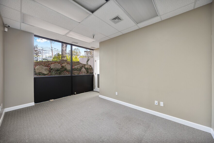 More Photos Of 1 Executive Blvd, Suffern Office For Lease
