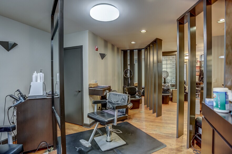 More Photos Of 1086 W Rex Rd, Memphis Freestanding For Sale