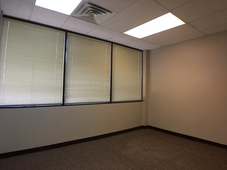 More Photos Of 1720 Kaliste Saloom Rd, Lafayette Office For Lease