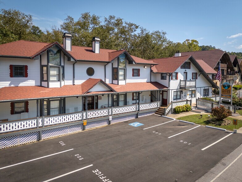 More Photos Of 892 Edelweiss Strasse, Helen Hotel For Sale