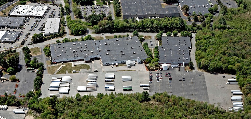 More Photos Of 40 Fordham Rd, Wilmington Distribution For Lease