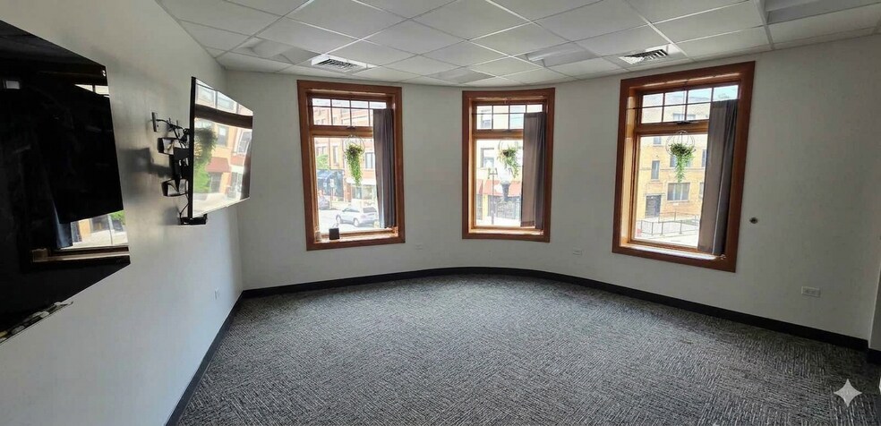 More Photos Of 3832 N Lincoln Ave, Chicago Skilled Nursing Facility For Sale