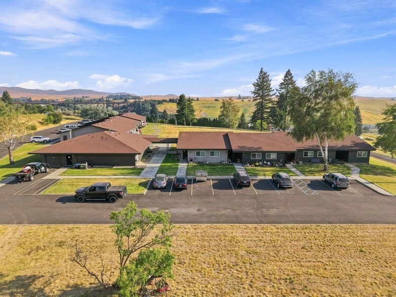 More Photos Of 540 N Madison St, Tekoa Apartments For Sale