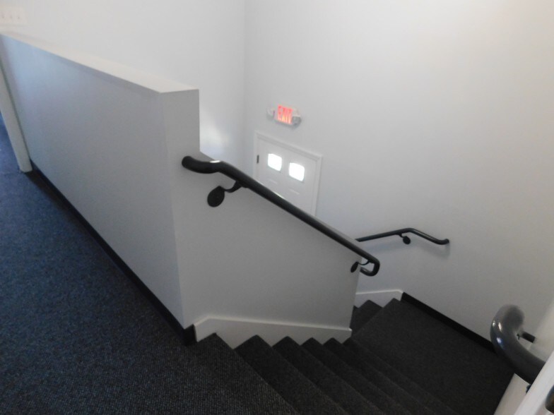 More Photos Of 271 Derry Rd, Litchfield Medical For Sale