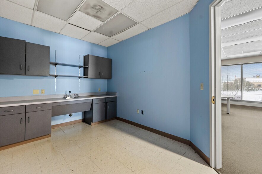 More Photos Of 3 Crowne Point Ct, Sharonville Office For Sale