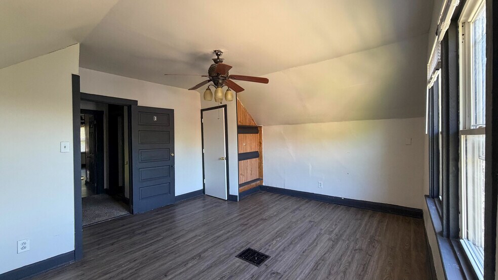 More Photos Of 278 Helen St, Cincinnati Apartments For Sale
