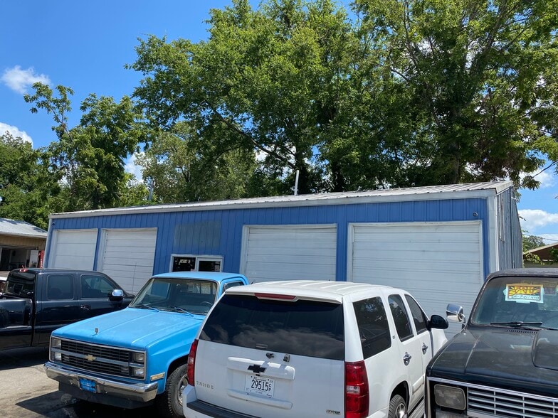 More Photos Of 1414 NW Broad Street - 6 Building Portfolio, Murfreesboro General Retail For Sale