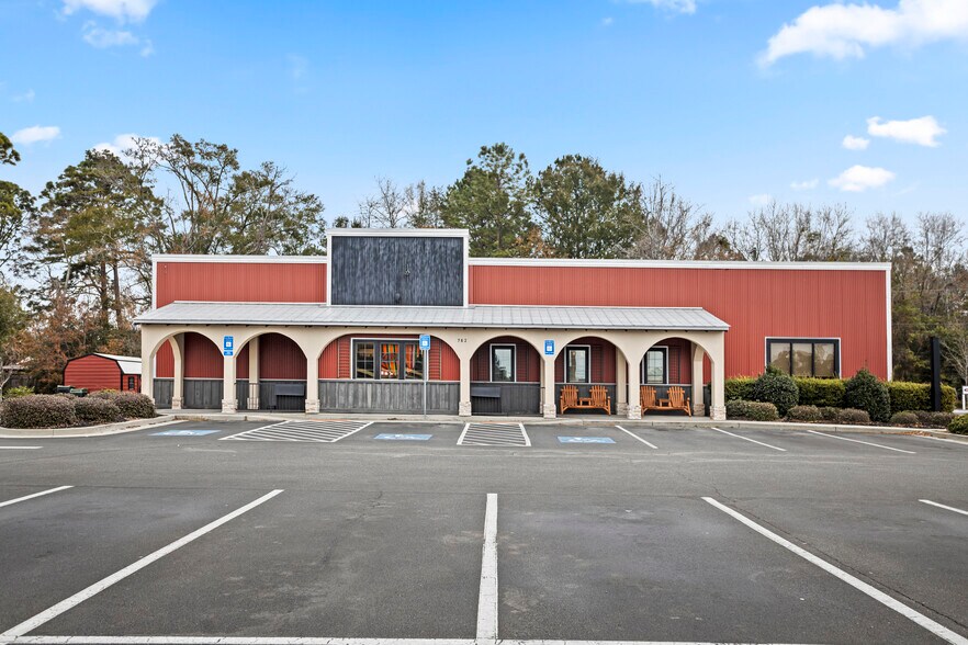 Primary Photo Of 762 Veterans Pky, Hinesville Restaurant For Sale