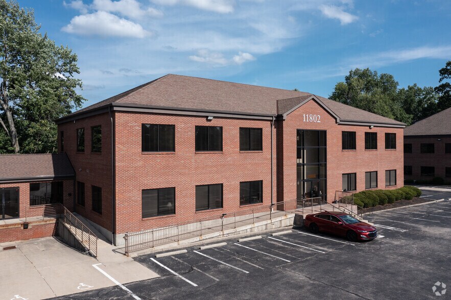 More Photos Of 11802 Conrey Rd, Cincinnati Office For Sale