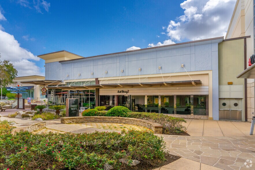 More Photos Of 15900 La Cantera Pky, San Antonio Unknown For Lease