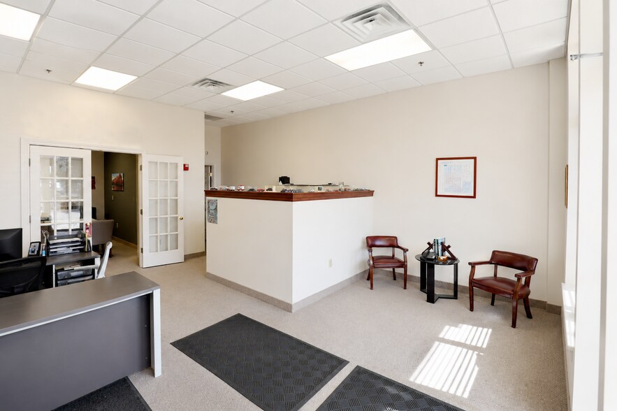 More Photos Of 50 Pearl Rd, Brunswick Office For Lease