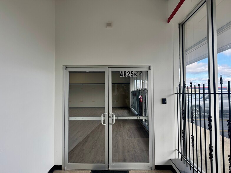 More Photos Of 4805-4825 Salem Ave, Dayton Unknown For Lease