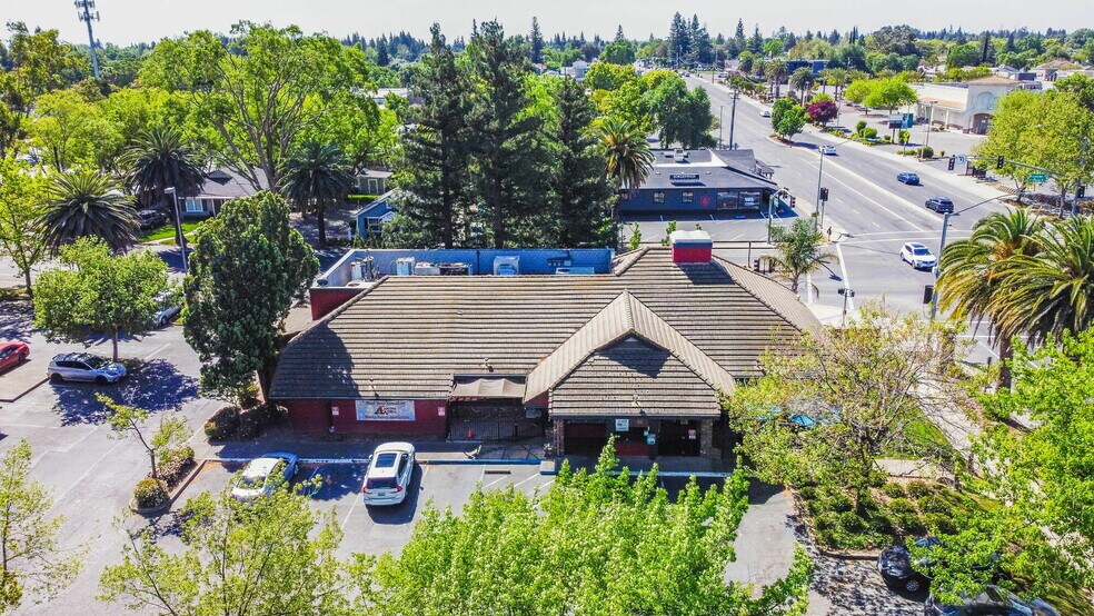 Primary Photo Of 6400 Fair Oaks Blvd, Carmichael Restaurant For Sale
