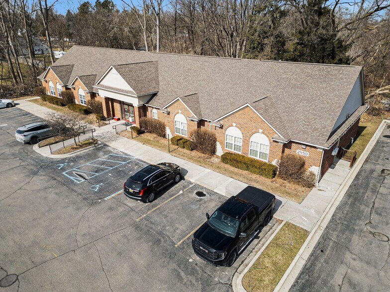 More Photos Of 2950 Crooks Rd, Rochester Hills Healthcare For Lease