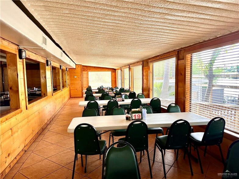 More Photos Of 214 E Chimney Rd, Mission Restaurant For Sale