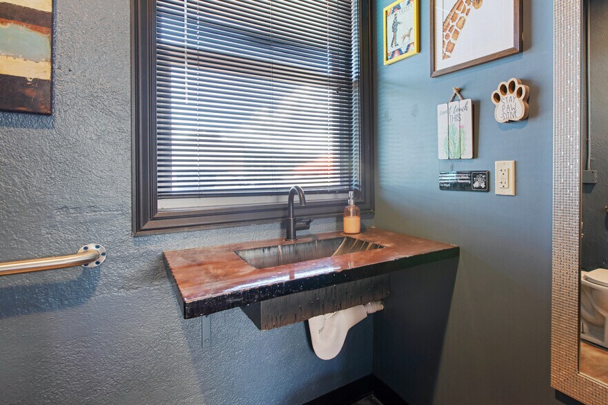 More Photos Of 121 W Midland Ave, Woodland Park Restaurant For Sale