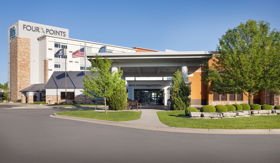 Primary Photo Of 4960 Towne Centre Rd, Saginaw Hotel For Sale