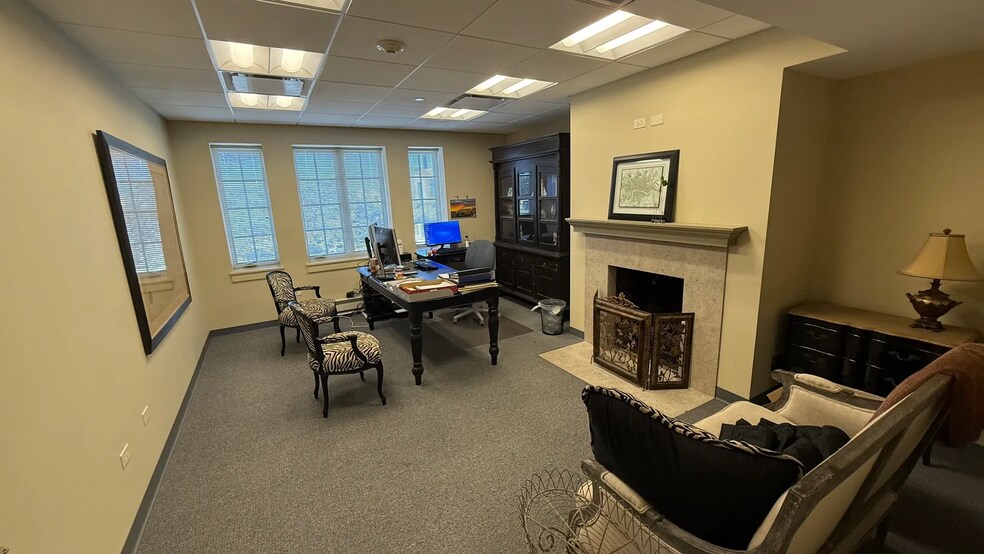 More Photos Of 430 Park Ave, Highland Park Office For Lease