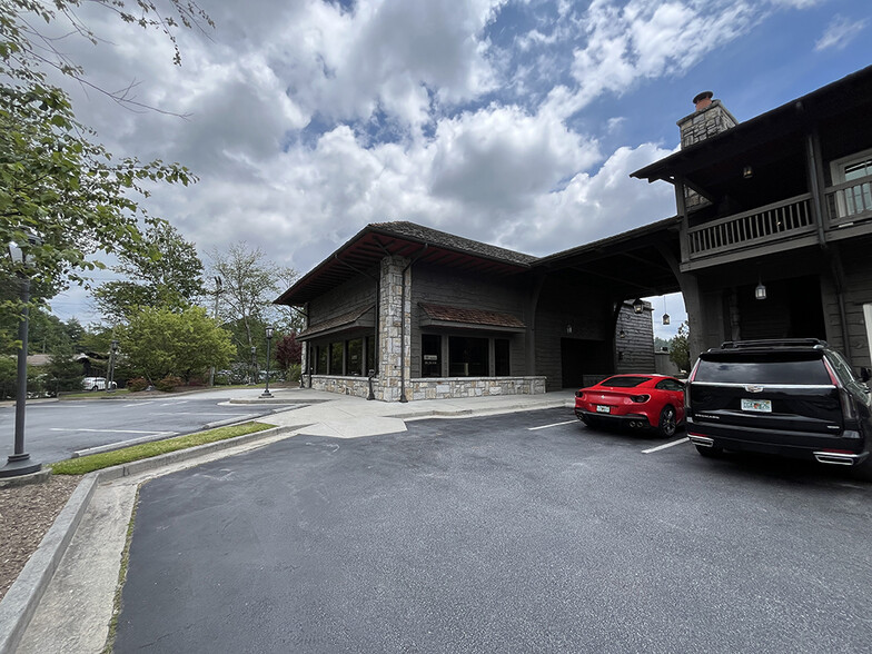 Primary Photo Of 341 US Highway 64 W, Cashiers Restaurant For Lease