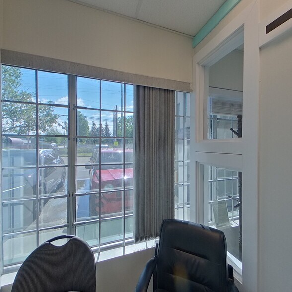More Photos Of 3104-3160 Parsons Rd NW, Edmonton Office Residential For Sale