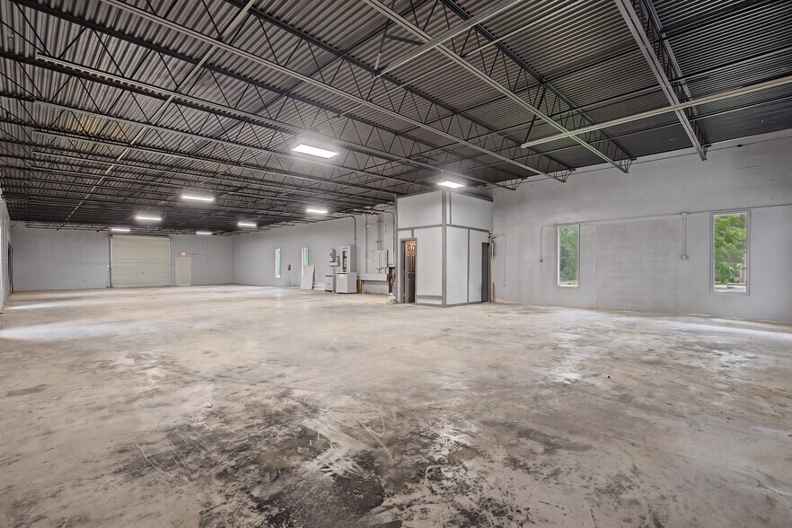 More Photos Of 7031 State Highway 75 S, Huntsville Manufacturing For Sale
