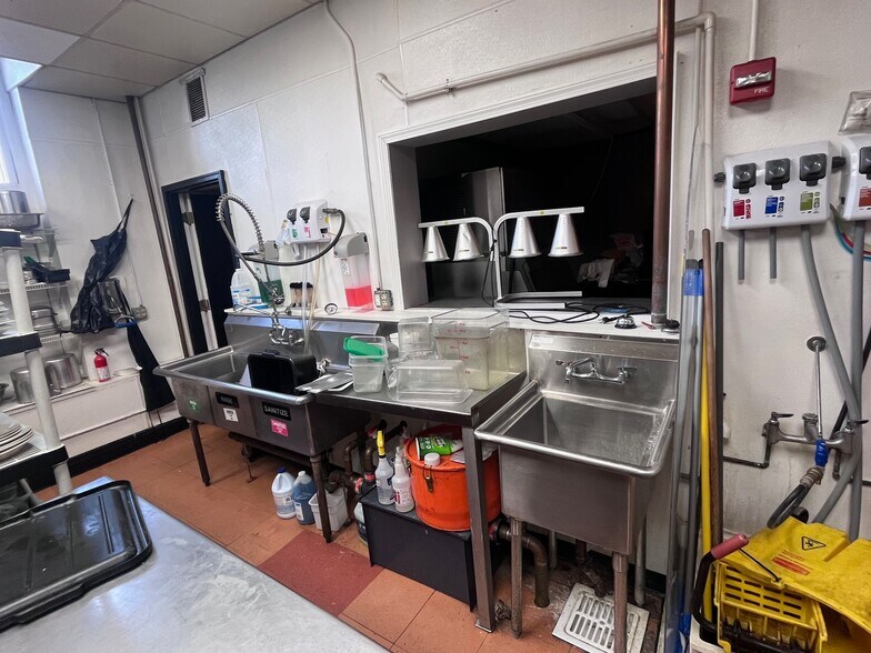 More Photos Of 27-45 Lafayette Sq, Haverhill Office For Lease