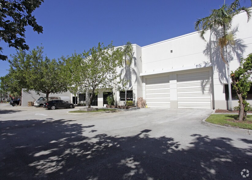 More Photos Of 3851-3869 NW 124th Ave, Coral Springs Warehouse For Sale