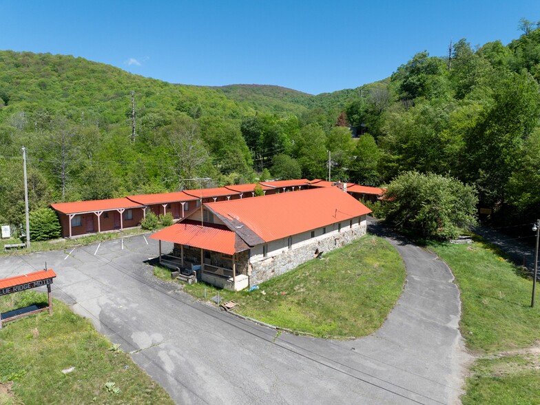 Primary Photo Of 11242 US-19, Maggie Valley Hotel For Sale
