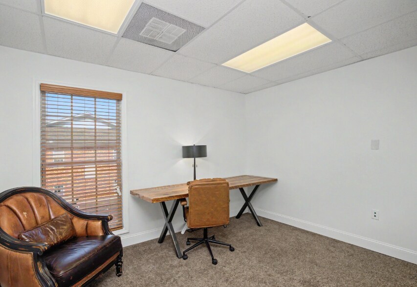More Photos Of 139 W Ellis Rd, Griffin Loft Creative Space For Sale