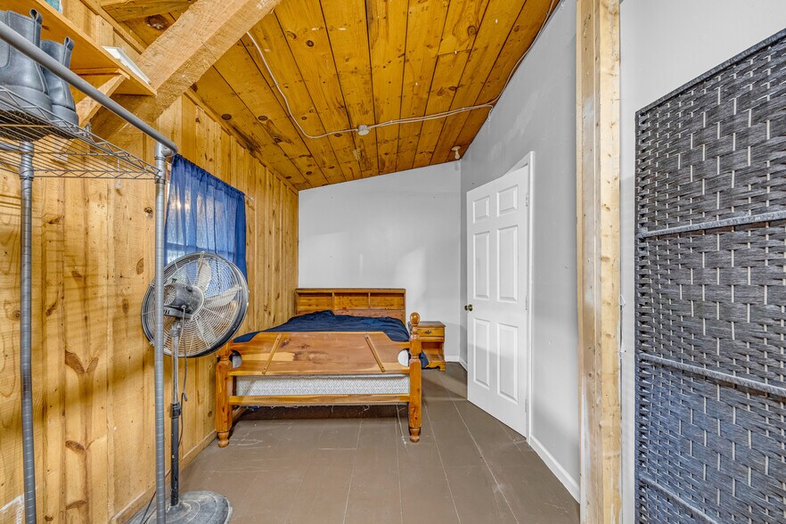 More Photos Of 252 Komplex Dr, Carnesville Warehouse For Sale