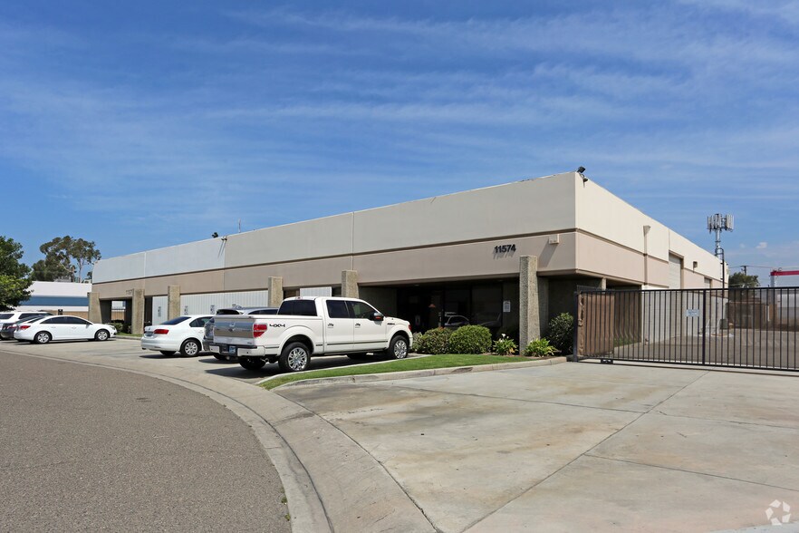 More Photos Of 11570-11574 Seaboard Cir, Stanton Manufacturing For Lease