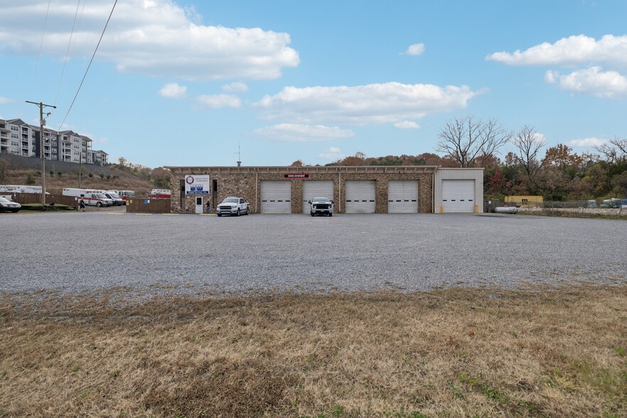 More Photos Of 3502 Dickerson Pike, Nashville Flex For Sale