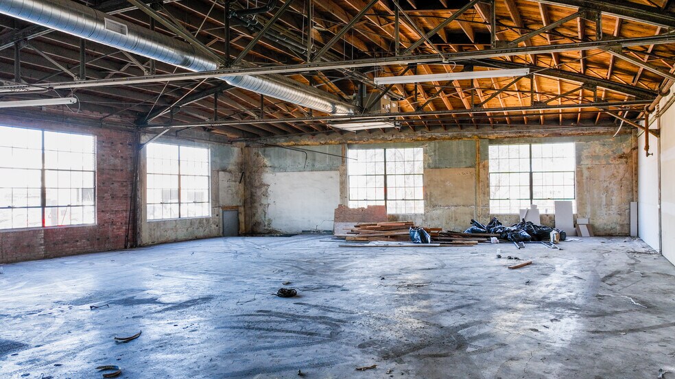 More Photos Of 10 N Milby St, Houston Warehouse For Lease
