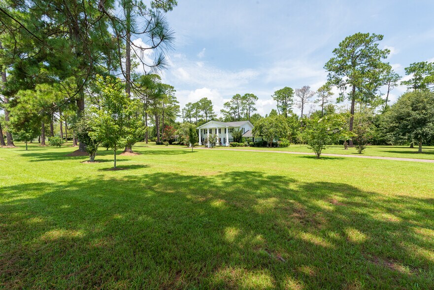 More Photos Of 335 N Main St, Wadley Specialty For Sale