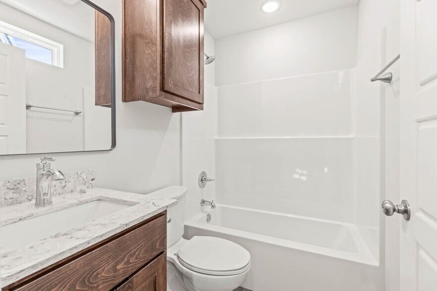 More Photos Of 20048 County Road 4118 Rd, Lindale Apartments For Sale