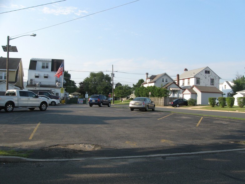 More Photos Of 1600 Hamilton Ave, Hamilton Storefront Retail Residential For Sale