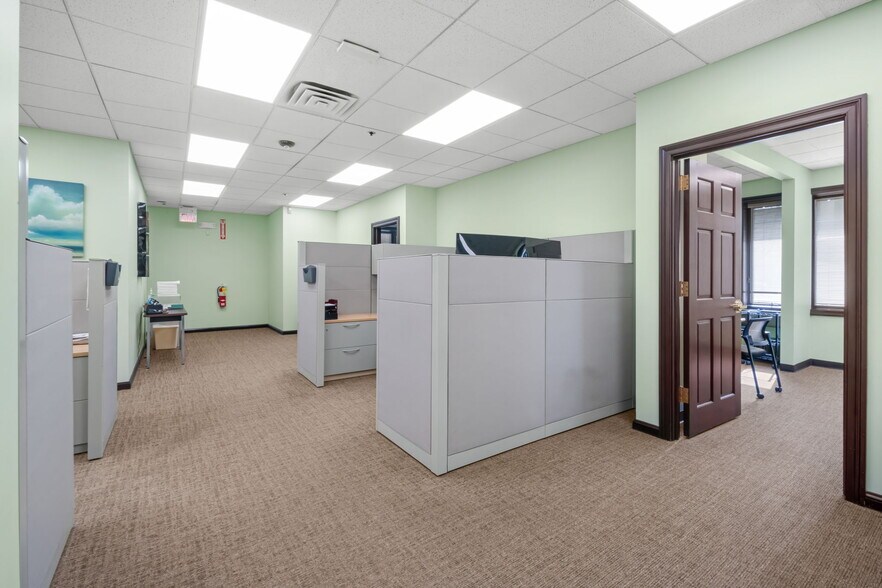More Photos Of 1477 Barclay Blvd, Buffalo Grove Office For Sale