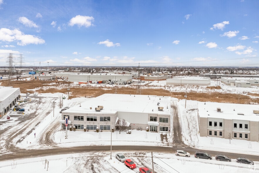 More Photos Of 2725 Rue Michelin, Laval Warehouse For Sale