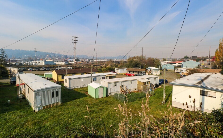 More Photos Of 93531 Coal Bank Ln, Coos Bay Manufactured Housing Mobile Home Park For Sale