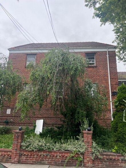 More Photos Of 6361 110th St, Forest Hills Apartments For Sale