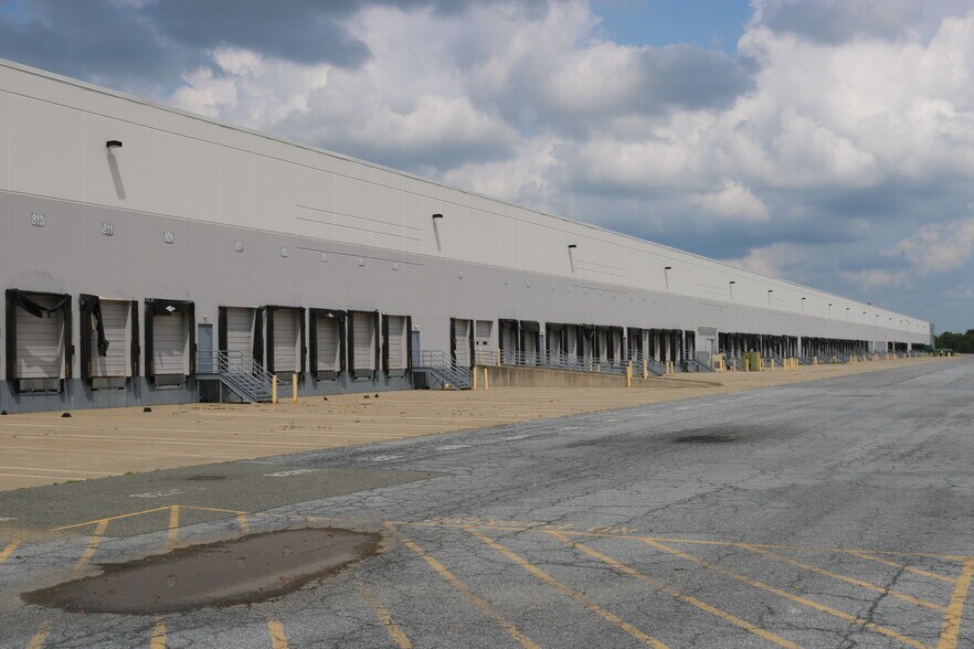 More Photos Of 861 Nestle Way, Breinigsville Warehouse For Lease