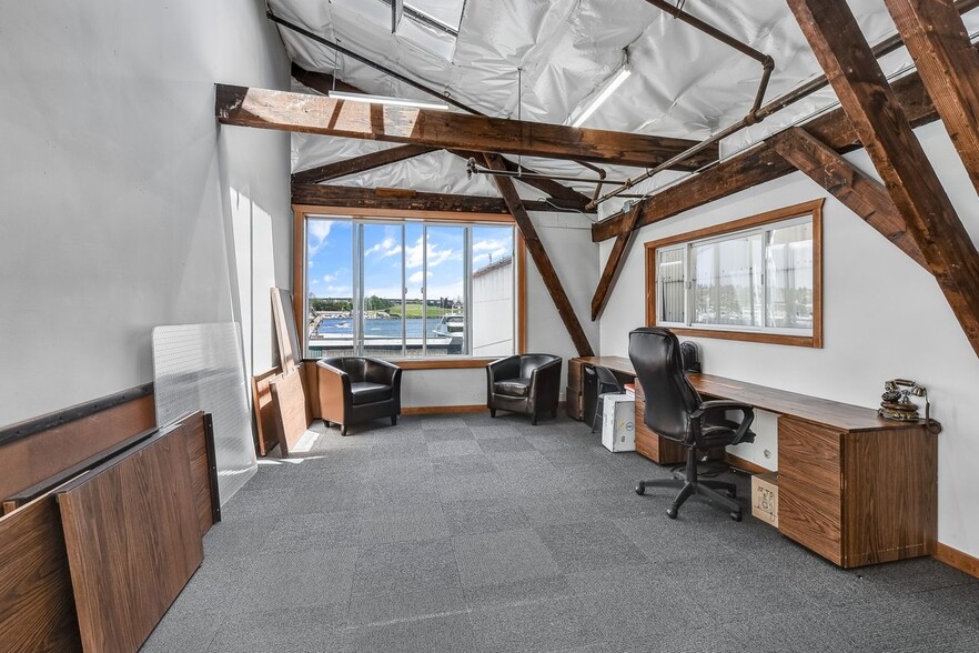 More Photos Of 2520 Westlake Ave N, Seattle Loft Creative Space For Lease