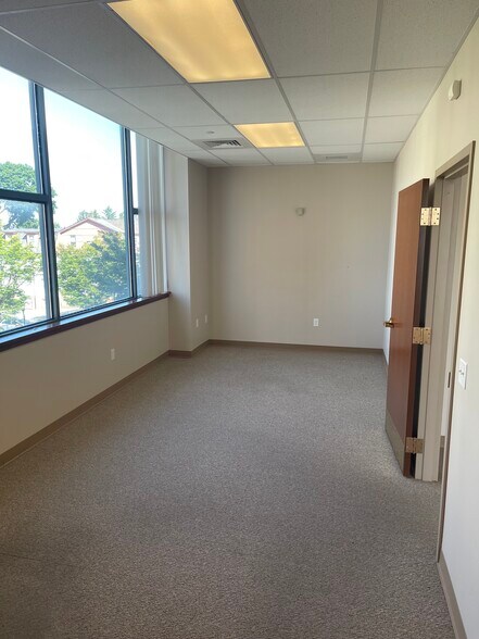 More Photos Of 1 E Broad St, Bethlehem Medical For Sale
