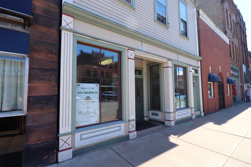 More Photos Of 404 Main St W, Ashland Office For Sale