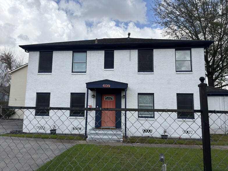 More Photos Of 5902 Irvington, Houston Office For Sale